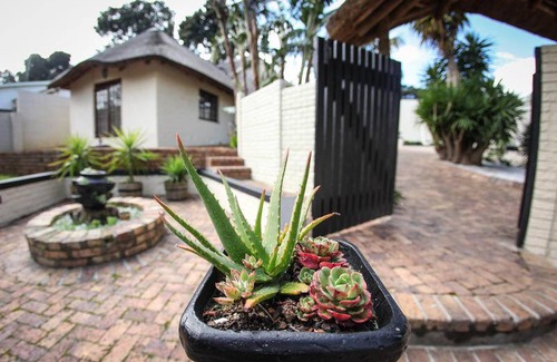 Somerset West House | Motel ∙ 8 guests