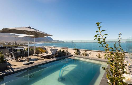 Hermanus City-Centre Apartment | Mountain-View Studio Apartment, Hermanus Waterfront - Apt 6