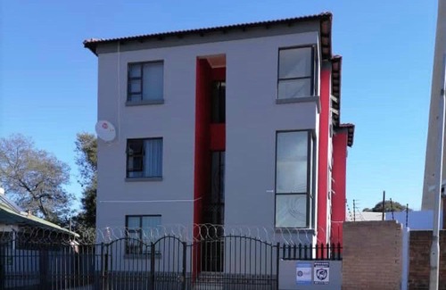 Greater Johannesburg Metropolitan Area House | Mthiyza Properties