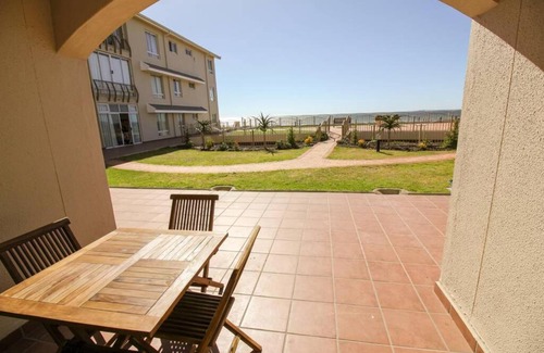 Lagoon Beach Apartment | Neptune Isle Apartment