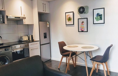 Cape Town City Centre Apartment | ⭐NEW⭐Central | Uncapped Wifi | Pool | Gym | Free Parking | Security Guards