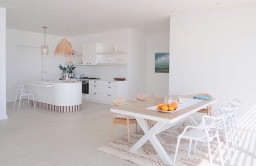De Kelders Villa | New spectacular villa by the sea nWhale watching from the terrace