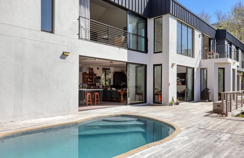 Constantia House | Newly renovated 6 bedroom, 6 bathroom Constantia home. Breathtaking views.