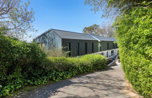 Constantia House | Newly renovated 6 bedroom, 6 bathroom Constantia home. Breathtaking views.