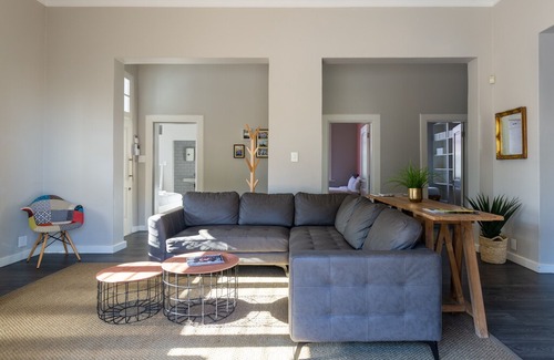 Three Anchor Bay Apartment | Newly Renovated Victorian Home in Three Anchor Bay