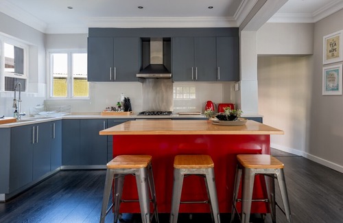 Three Anchor Bay Apartment | Newly Renovated Victorian Home in Three Anchor Bay