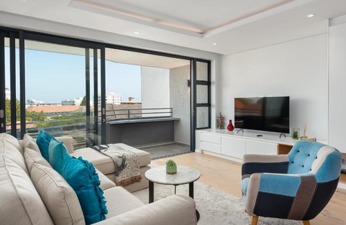 Three Anchor Bay Apartment | NINEONS 3B