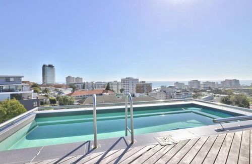Three Anchor Bay Apartment | Nineons AC