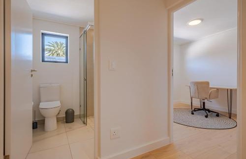 Hermanus City-Centre Apartment | Oakwood Hermanus