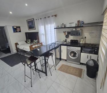 Kimberley Apartment | Oasiselfcatering guest house