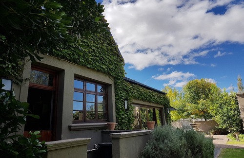 Beaufort West Hotel | Old House Lodge
