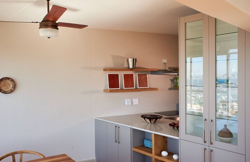 Cape Town City Centre Apartment | On Top of Cape Town! Drink wine with a dream view, calm, lovingly furnished!