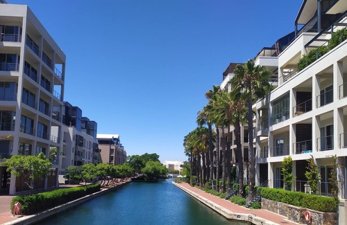 Victoria and Alfred Waterfront Apartment | One Bedroom Apartment - fully furnished and equipped
