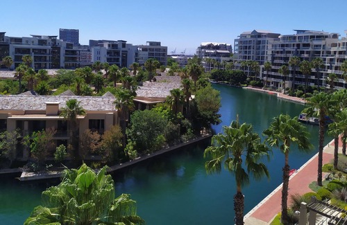Victoria and Alfred Waterfront Apartment | One Bedroom Apartment - fully equipped Waterfront based