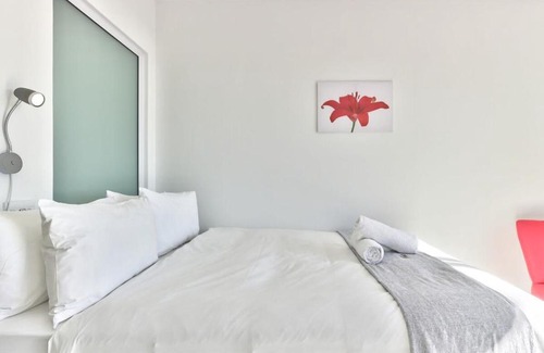 Cape Town City Centre Apartment | One On Albert With Parking