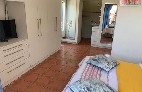 Cape Town House | Oostenberg VIP Guest House