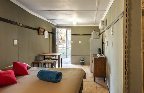 Vioolsdrift Settlement Cabin | Orange River Rafting Lodge by Country Hotels