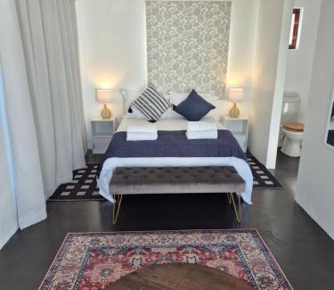 Hermanus City-Centre Apartment | Paterson Place Studios