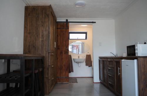 Bloubergstrand Apartment | Peaceful 1-bedroom flatlet, 10 min from the beach