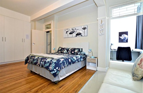 Three Anchor Bay Apartment | Perfect studio to explore Cape Town
