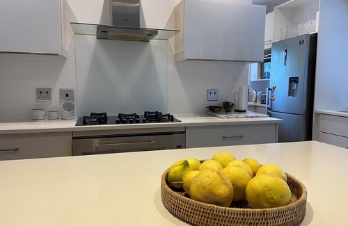 Constantia House | Perfectly located luxurious contemporary 6 bedroom home