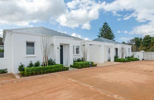Eastcliff Apartment | Perla
