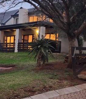 Newcastle Villa | Pine&olive Retreat