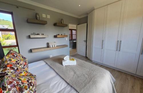Plettenberg Bay Apartment | Plettenberg Bay Unit 6 Whale Rock Gardens Apartment with Backup Power