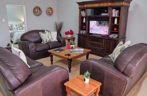 Hazyview House | Poinsettia family Cottage