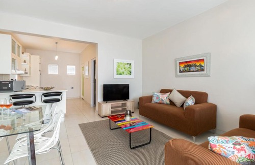 Green Point Apartment | Portswood Mews 11 by CTHA