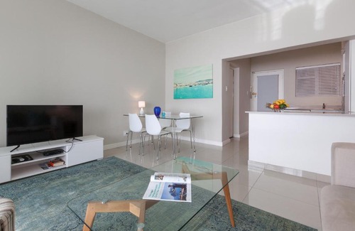 Green Point Apartment | Portswood Mews 3 by CTHA