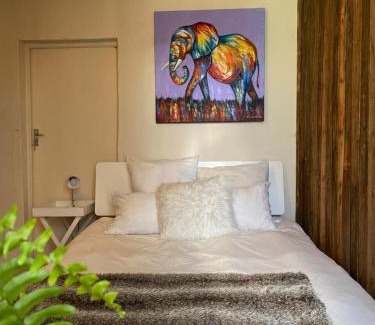 Camps Bay Apartment | Private 2-Sleeper Getaway U8 !