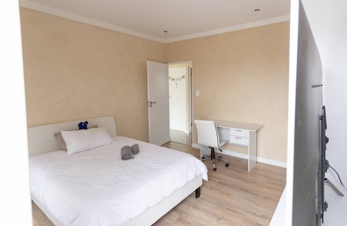 Bloubergstrand Resort | Private room ∙ 1 guest