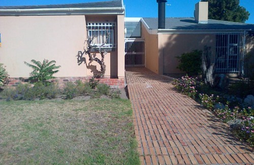 Parow North Resort | Private room ∙ 1 guest