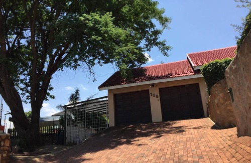 Greater Johannesburg Metropolitan Area Resort | Private room ∙ 2 guests