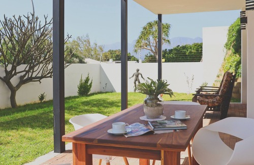 Gordon's Bay Apartment | Red Rock Ocean View Villa - Captain's Apartment