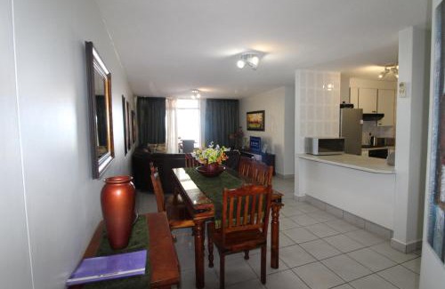 Margate Beach Apartment | Rondevoux 26