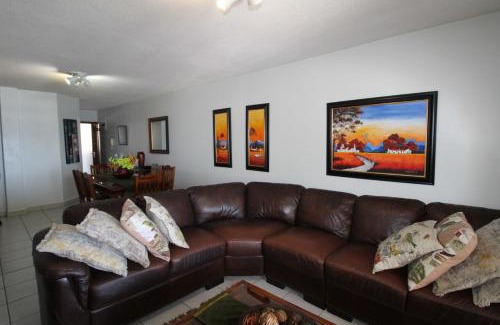 Margate Beach Apartment | Rondevoux 26