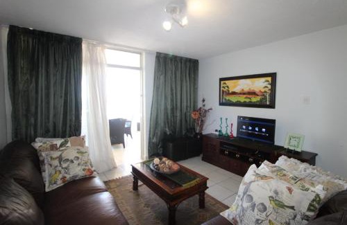 Margate Beach Apartment | Rondevoux 26