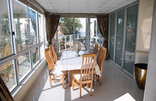 Margate Beach Apartment | RONDEVOUX 64