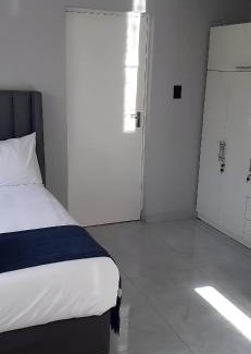 Milnerton House | RoomIsGood