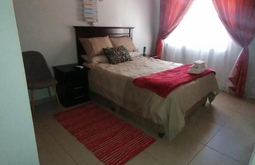 Tsantsabane Bed & Breakfast | Rose and Thorn Guesthouse