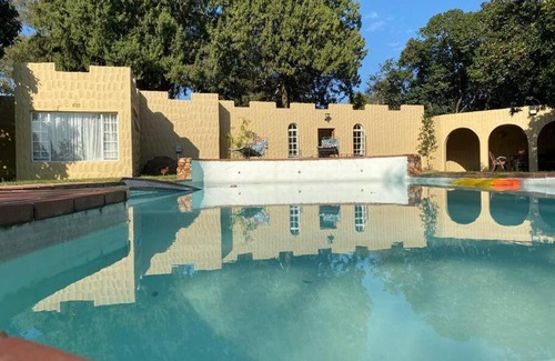 Greater Johannesburg Metropolitan Area House | Royal Kynite Standard Room