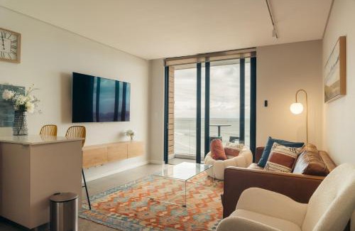 Redhill Apartment | Salt & Sunrise Apartment 412