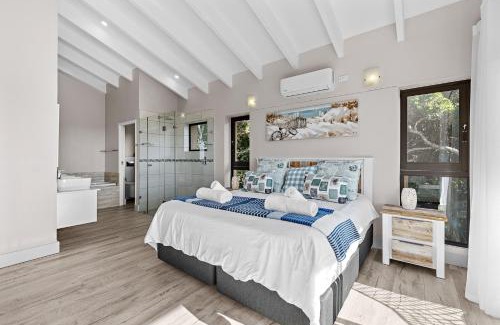 San Lameer Apartment | San Lameer Villa - 14306 - 5 Bedroom Luxury - 10 pax - San Lameer Rental Agency