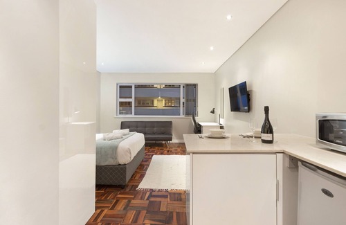 Mouille Point Apartment | Sandringham 55 - Studio Apartment, Sleeps 2