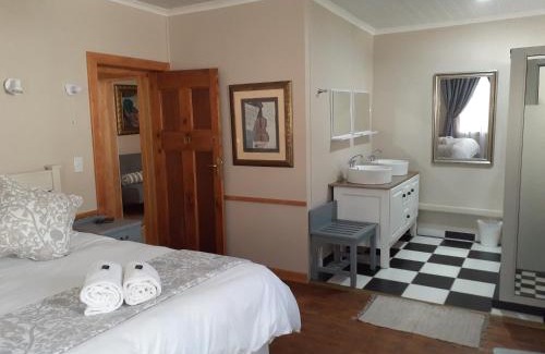 Fouriesburg House | Sandstone Chameleon Guest House