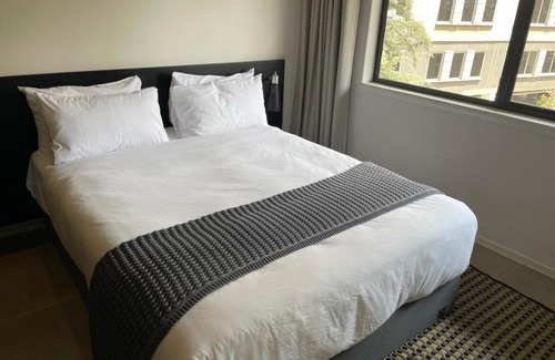 Sandown Apartment | Sandton Exclusive Loft