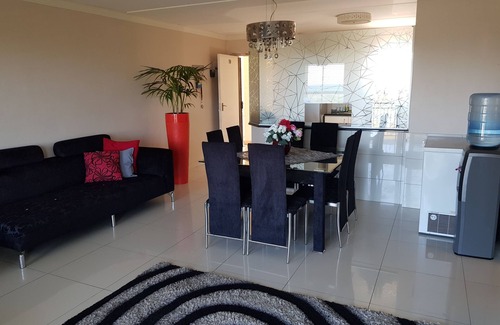 Redhill Apartment | Santiago Bay