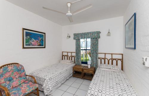 Shaka's Rock Apartment | Santorini - Akrotiri 3